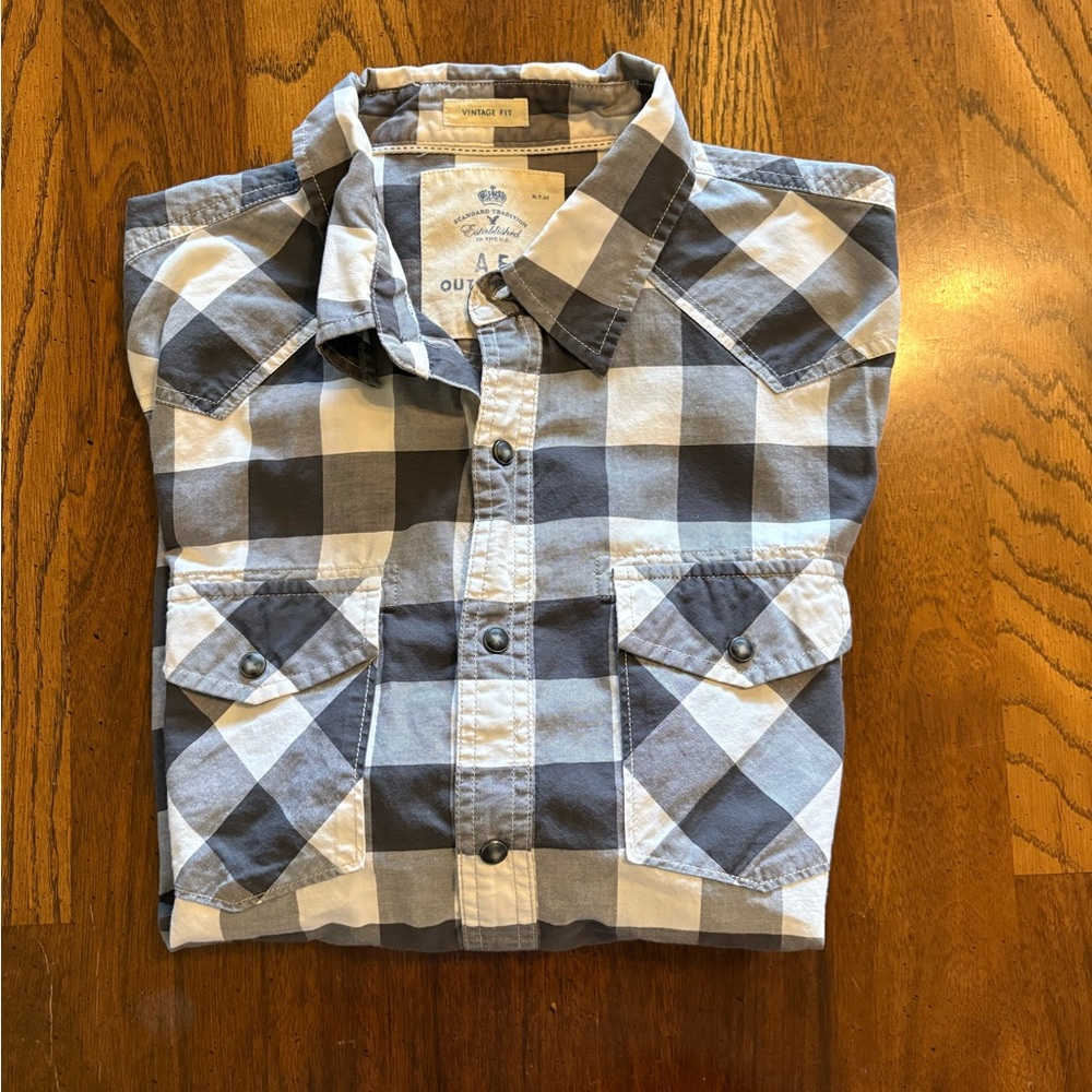 American Eagle Outfitters Gray & White Plaid Button-Down Shirt